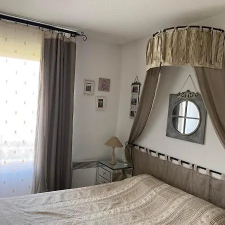 Sur La Plage, Le Royal Apartment *