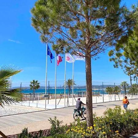 Sur La Plage, Le Royal
